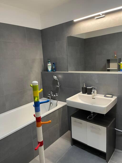 Apartment Y&y *